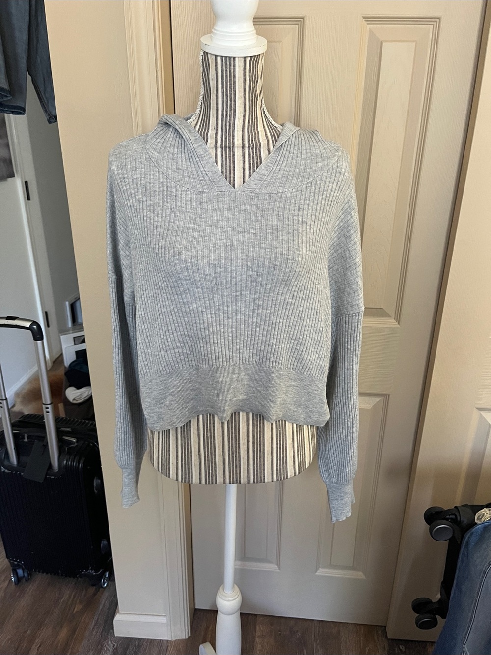 Sweater ribbed cropped, hoodie,  size medium NWOT